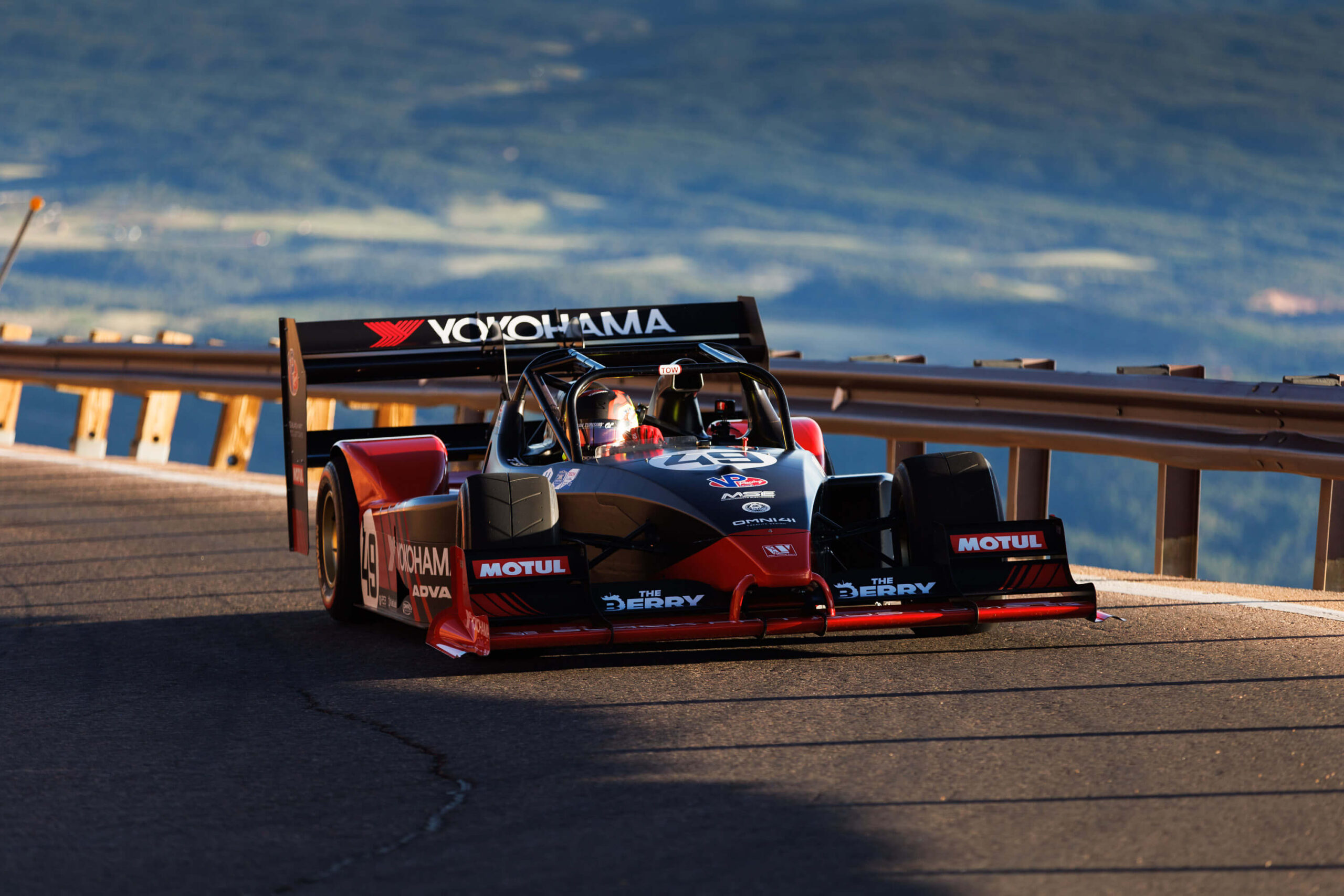 Llantas Yokohama presente en Pikes Peak 2023